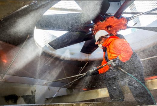 آتش سوزی در برج خنک کننده